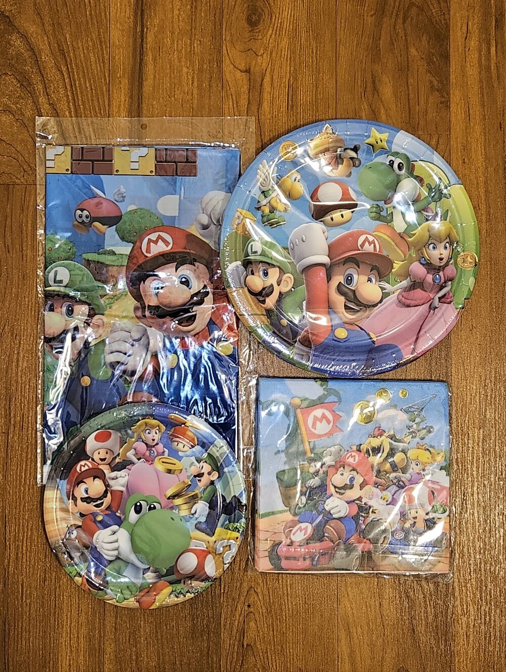 Super Mario Party Tableware Set - Red, Blue, Green, Pink, Yellow